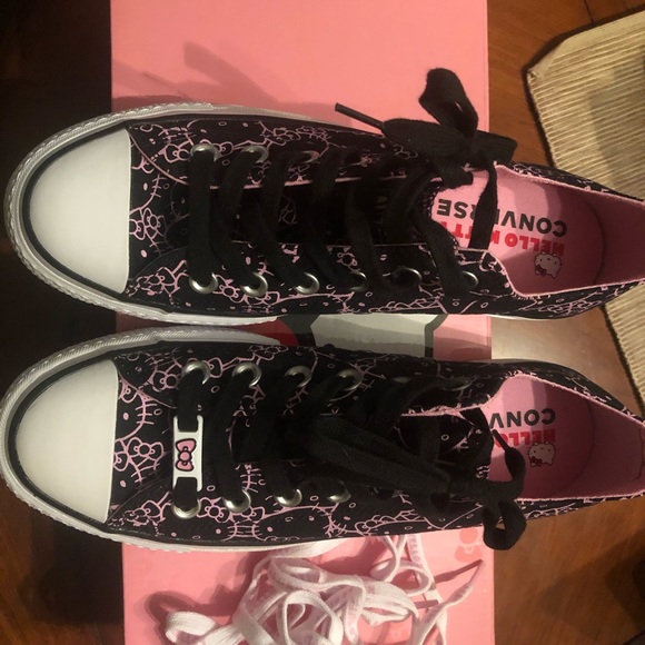 converse chuck taylor all star lo hello kitty